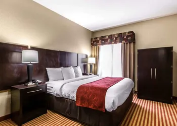 Comfort Suites Waycross hotel thumbnail 7