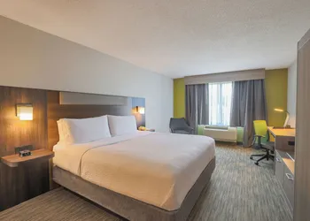 Holiday Inn Express & Suites Raleigh North - Wake Forest by IHG hotel thumbnail 4