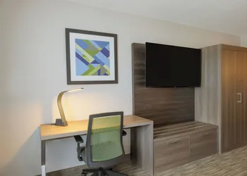 Holiday Inn Express & Suites Raleigh North - Wake Forest by IHG hotel thumbnail 8