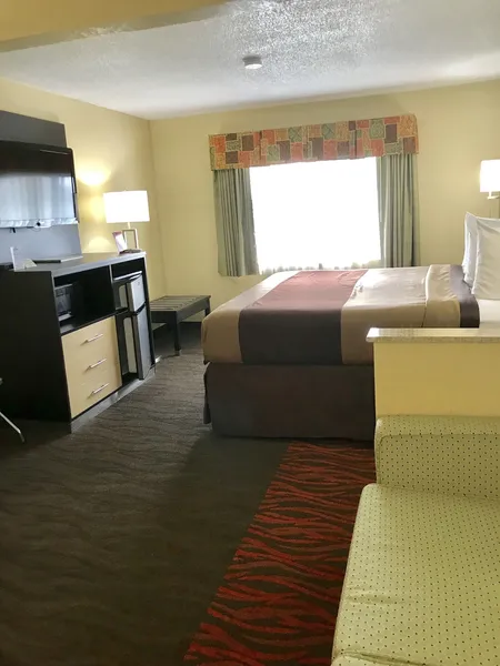 Quality Inn & Suites Benton Harbor - St. Joseph hotel detail image 2