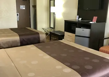 Quality Inn & Suites Benton Harbor - St. Joseph hotel thumbnail 3