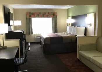 Quality Inn & Suites Benton Harbor - St. Joseph hotel thumbnail 6