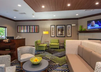 Holiday Inn Express and Suites Springfield Medical District by IHG hotel thumbnail 2