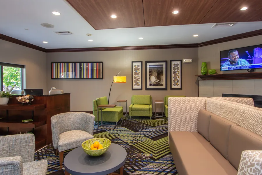 Holiday Inn Express and Suites Springfield Medical District by IHG hotel detail image 2