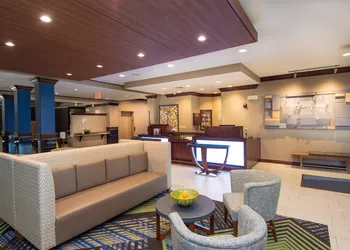 Holiday Inn Express and Suites Springfield Medical District by IHG hotel thumbnail 3