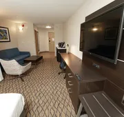 Holiday Inn Express and Suites Springfield Medical District by IHG hotel detail image 7