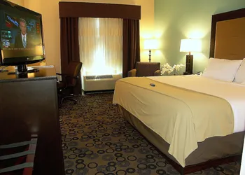 Holiday Inn Express Cleveland Northwest by IHG hotel thumbnail 3