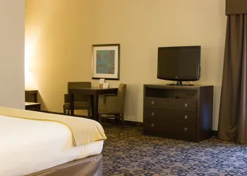 Holiday Inn Express Cleveland Northwest by IHG hotel thumbnail 8
