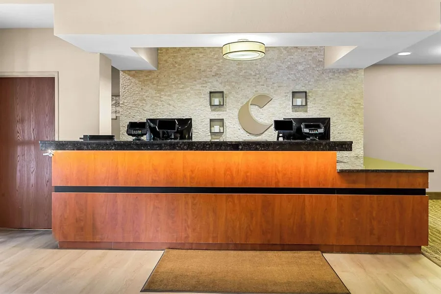 Comfort Suites Grayslake near Libertyville North hotel detail image 2