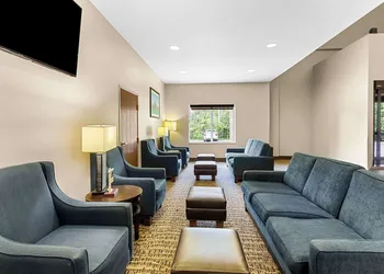 Comfort Suites Grayslake near Libertyville North hotel thumbnail 4
