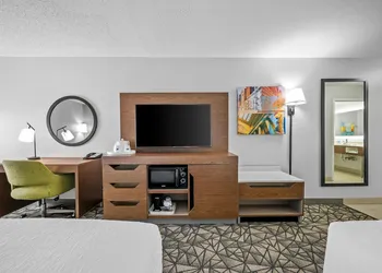 Hampton Inn Bloomington West hotel thumbnail 7