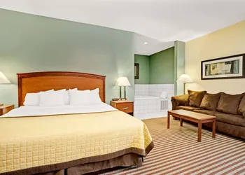 Baymont by Wyndham Wahpeton hotel thumbnail 6