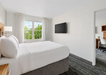 TownePlace Suites by Marriott Manchester hotel thumbnail 8