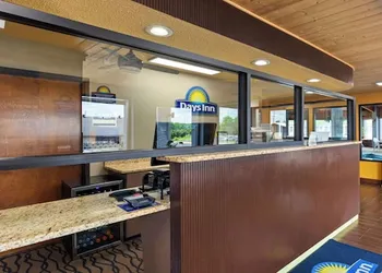 Days Inn by Wyndham Glasgow hotel thumbnail 2