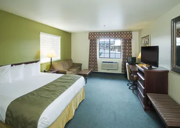 Super 8 by Wyndham McCall hotel thumbnail 5