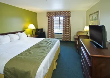 Super 8 by Wyndham McCall hotel thumbnail 6