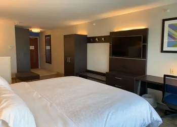 Holiday Inn Express & Suites Exmore - Eastern Shore by IHG hotel thumbnail 8