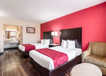Econo Lodge Pocomoke City Hwy 13 hotel thumbnail 7