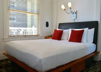 The Mosser hotel thumbnail 3