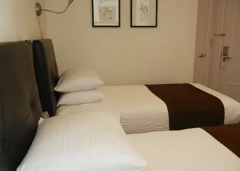 The Mosser hotel thumbnail 6