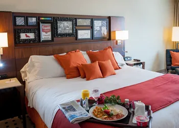 Delta Hotels by Marriott Utica hotel thumbnail 4