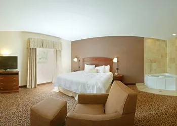 Hampton Inn Goshen hotel thumbnail 3