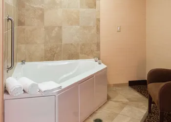Hampton Inn Goshen hotel thumbnail 8