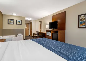 Comfort Inn Story City hotel thumbnail 7