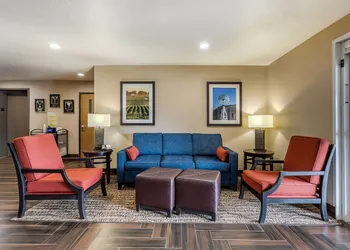 Comfort Inn Story City hotel thumbnail 3