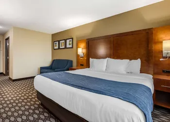 Comfort Inn Story City hotel thumbnail 5