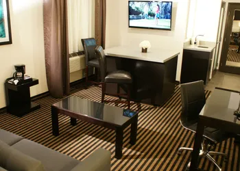 Holiday Inn Express Hotel & Suites Hollywood Walk of Fame by IHG hotel thumbnail 2