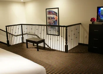 Holiday Inn Express Hotel & Suites Hollywood Walk of Fame by IHG hotel thumbnail 4
