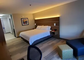 Holiday Inn Express Hotel and Suites Kinston by IHG hotel thumbnail 8