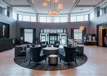 DoubleTree Suites by Hilton Htl & Conf Cntr Downers Grove hotel thumbnail 5
