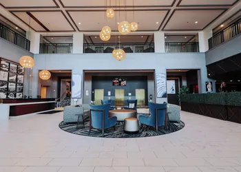 DoubleTree Suites by Hilton Htl & Conf Cntr Downers Grove hotel thumbnail 6