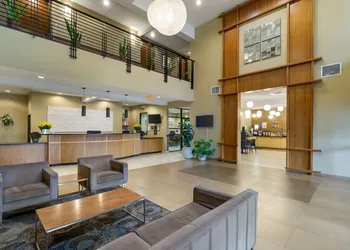 Best Western Plus Lacey Inn & Suites hotel thumbnail 3