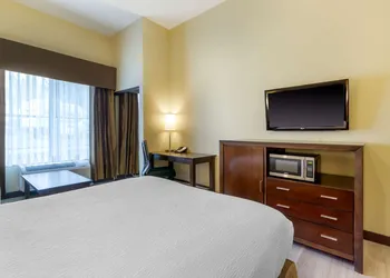 Best Western Plus Lacey Inn & Suites hotel thumbnail 7