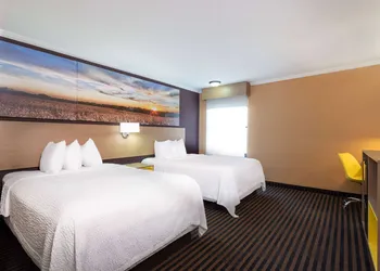 Days Inn by Wyndham Anderson IN hotel thumbnail 6