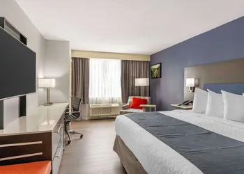 Best Western Premier Richmond City Gateway hotel thumbnail 6