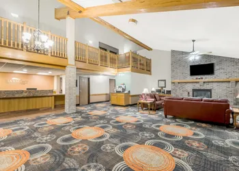 Baymont by Wyndham Marshalltown hotel thumbnail 2
