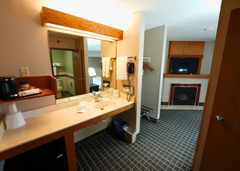 Baymont by Wyndham Marshalltown hotel thumbnail 5