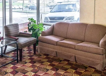 Economy Inn & Suites hotel thumbnail 2