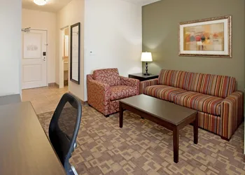Holiday Inn Express & Suites Topeka North by IHG hotel thumbnail 3