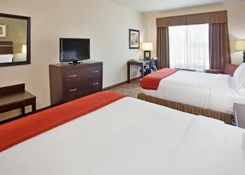 Holiday Inn Express & Suites Topeka North by IHG hotel thumbnail 4