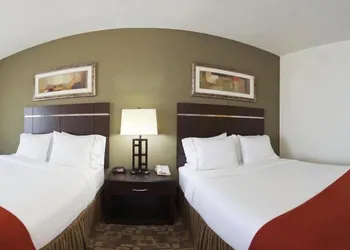 Holiday Inn Express & Suites Topeka North by IHG hotel thumbnail 5