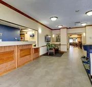 Baymont by Wyndham Galesburg hotel detail image 3