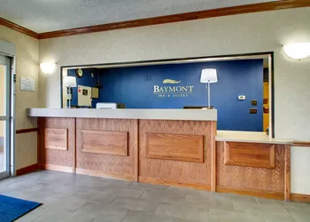 Baymont by Wyndham Galesburg hotel thumbnail 4