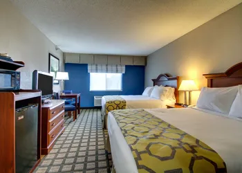 Baymont by Wyndham Galesburg hotel thumbnail 8