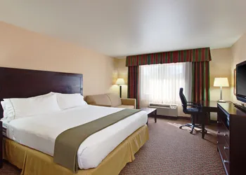 Holiday Inn Express Temecula by IHG hotel thumbnail 2