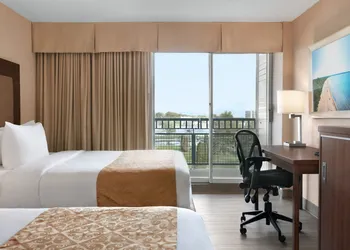 Ramada by Wyndham Belleville Harbourview Conference Centre hotel thumbnail 6